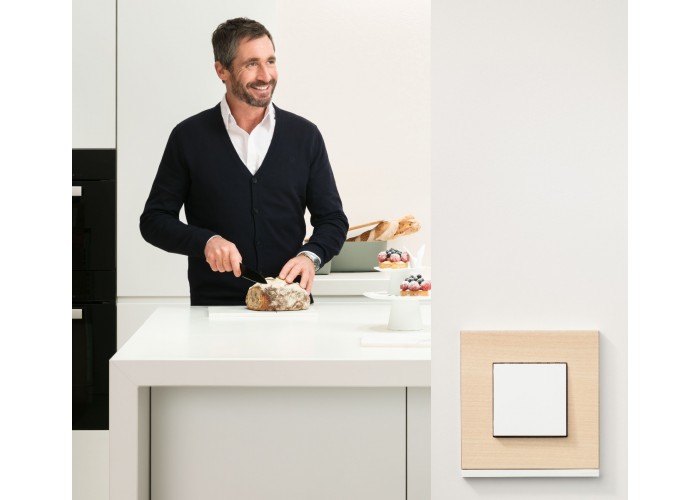 Одноклавишный перекрестный переключатель Schneider Electric NU320518 (схема 7) 10А 2М (белый)