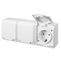 Розетка накладна 3-місна з кришкою біла Elektro-Plast Hermes IP44, 0326-02