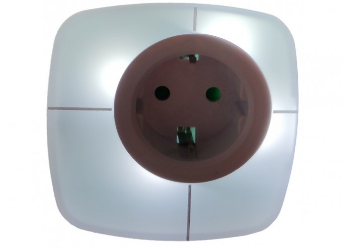 Светодиодный ночник с розеткой с переключаемыми цветами  Luxel 0,6W (NL-03W)